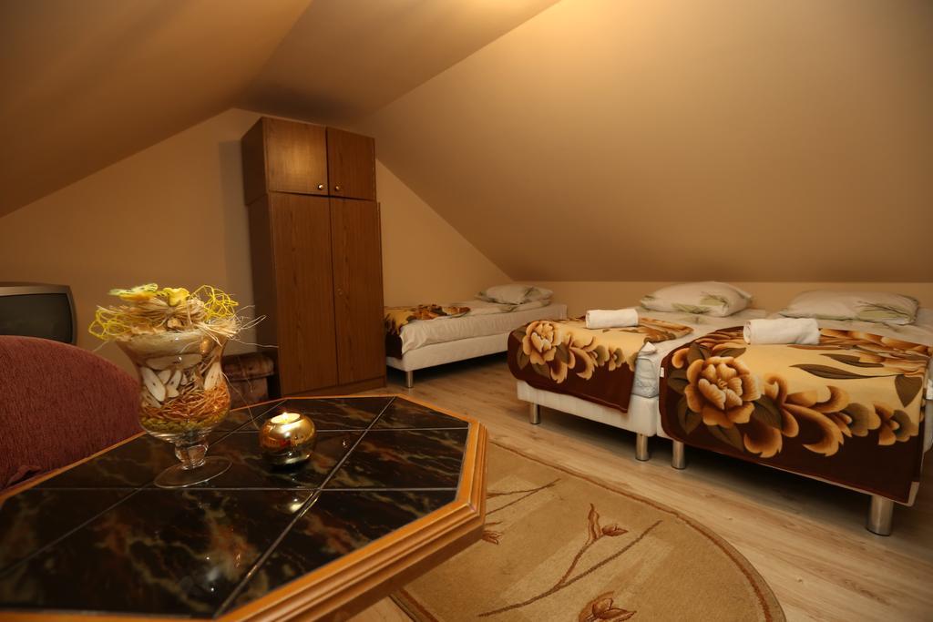 Habitación en casa particular Malgosia Regionalna - 10 Minut Na Piechote Do Stoku Narciarskiego I Term Bania - Posilki Serwowane W Budynku Obok